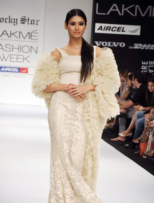 लैक्‍मे फैशन वीक के रैंप पर शाहिद कपूर  | ग्लैमर का तड़का