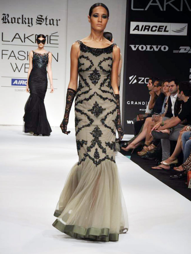 लैक्‍मे फैशन वीक के रैंप पर शाहिद कपूर  | ग्लैमर का तड़का