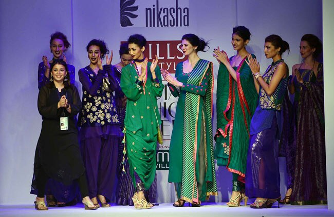 देखें विल्स फैशन वीक का पहला दिन