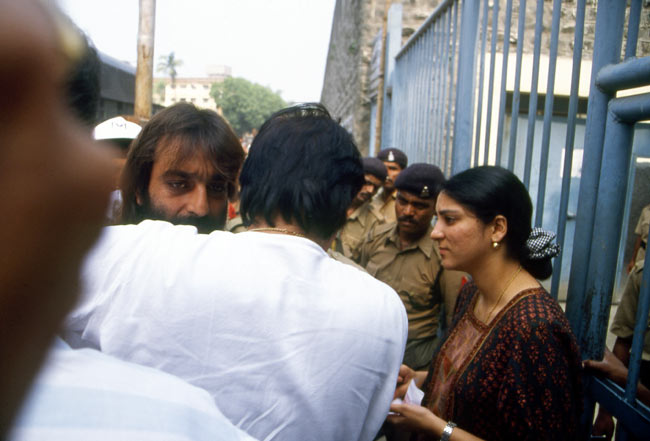 संजय दत्त कब-कब गए जेल