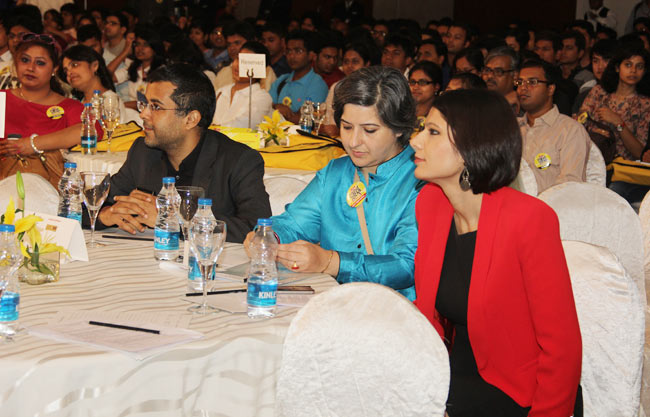 चेतन भगत की 3 गलतियां, 3 सफलताएं