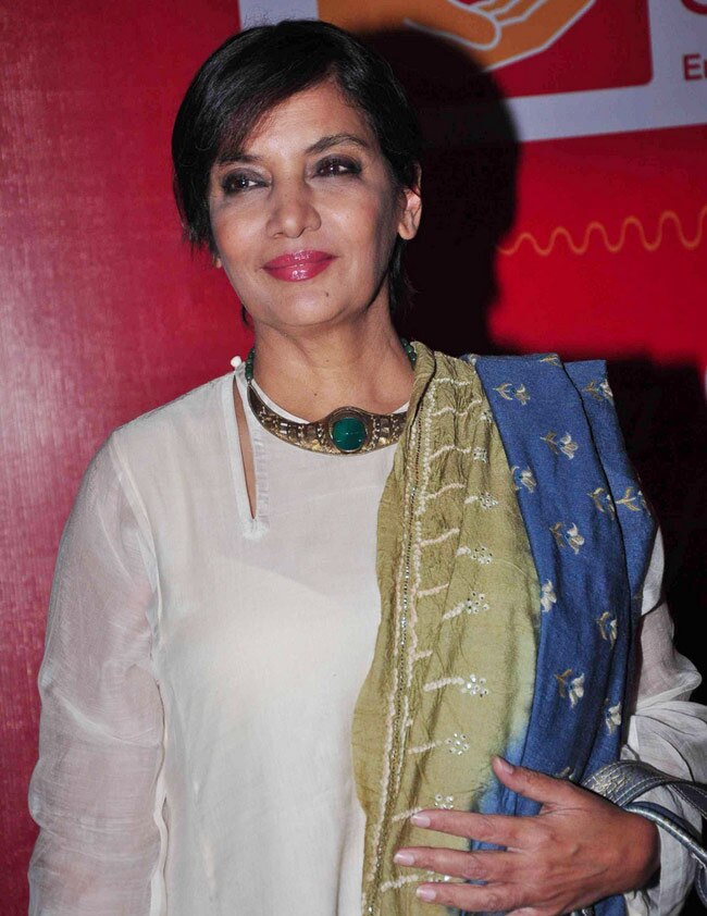 बॉलीवुड दे रहा है हॉलीवुड में दस्‍तक | ग्लैमर का तड़का