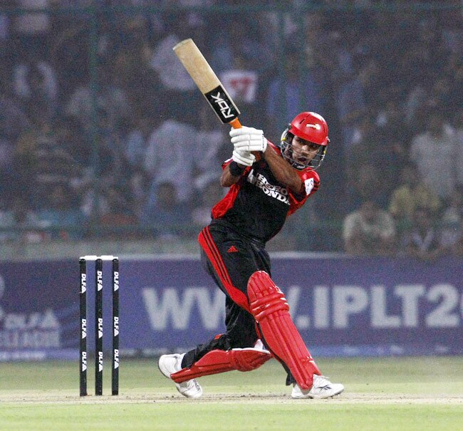 पहले ही टेस्ट मैच में 'शिखर पर धवन'