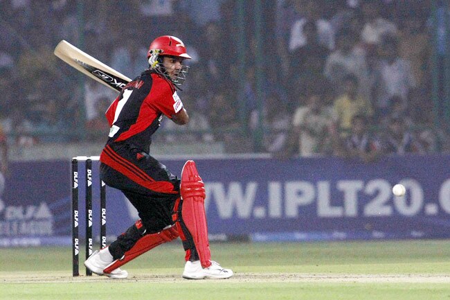 पहले ही टेस्ट मैच में 'शिखर पर धवन'