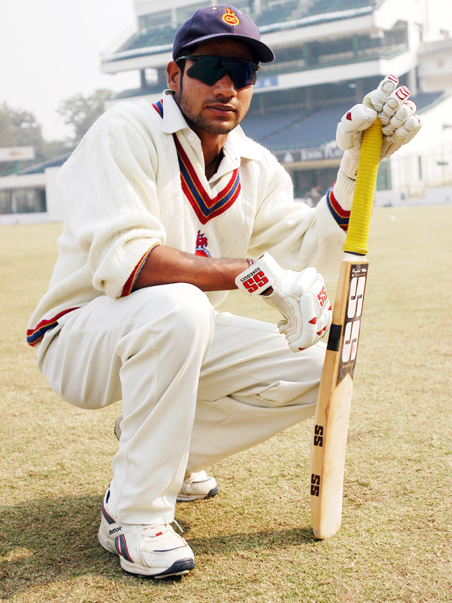 पहले ही टेस्ट मैच में 'शिखर पर धवन'