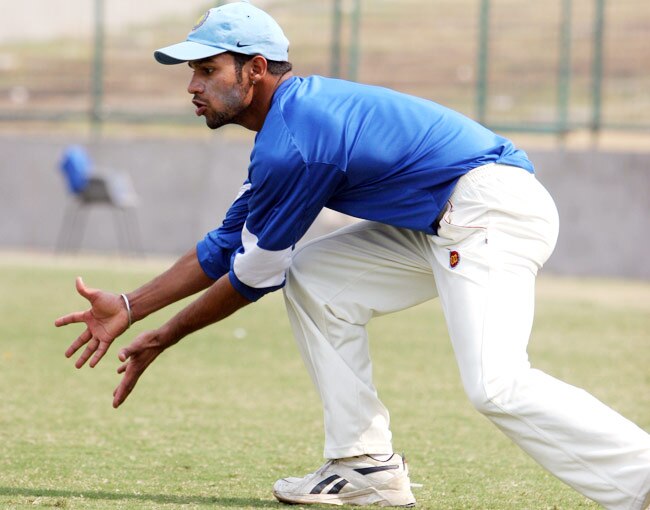 पहले ही टेस्ट मैच में 'शिखर पर धवन'