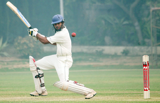 पहले ही टेस्ट मैच में 'शिखर पर धवन'