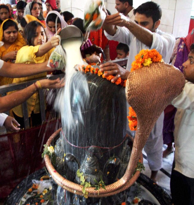 देश भर में महाशिवरात्रि की धूम