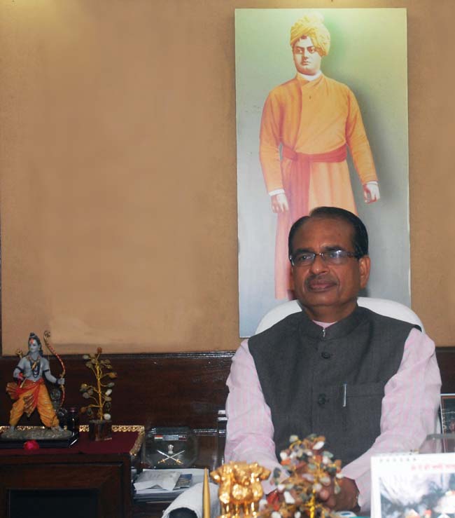 बीजेपी अब स्वामी विवेकानंद शरणम्