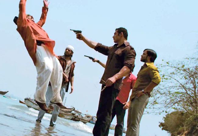 'शूटआउट एट वडाला' का फर्स्ट लुक | प्रियंका का आइटम