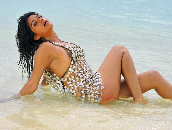 तस्वीरों में बॉलीवुड की 20 सेक्सी हसीनाएं | हॉट लियोन