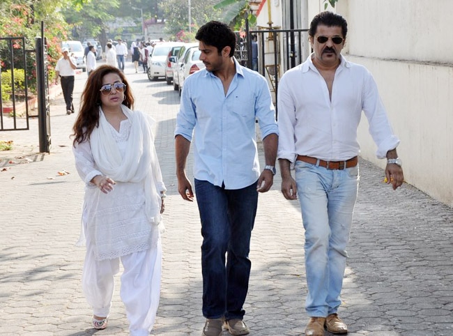 सोनू निगम की मां का हुआ अंतिम संस्‍कार