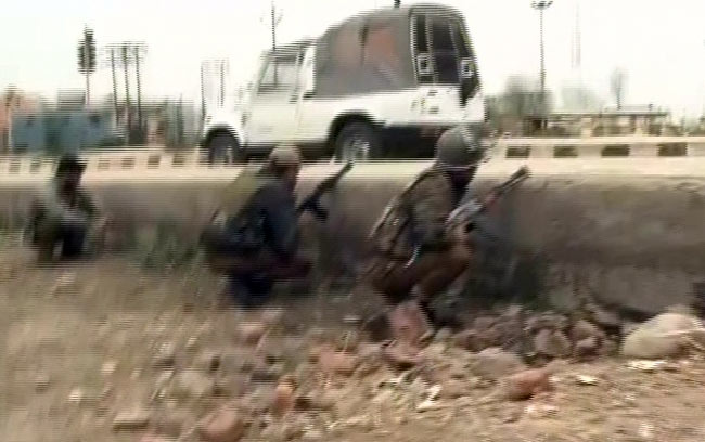 श्रीनगर में आतंकी हमले की तस्‍वीरें