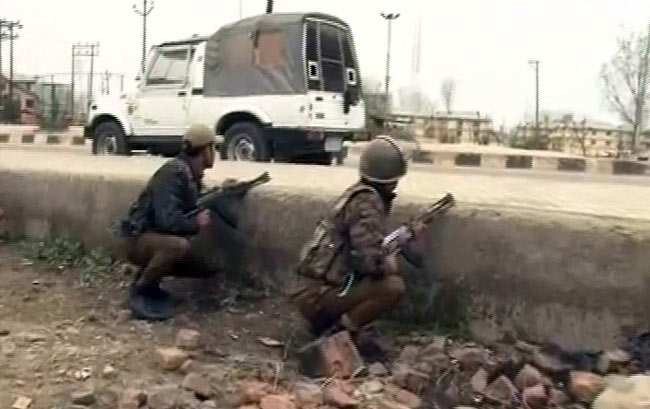 श्रीनगर में आतंकी हमले की तस्‍वीरें