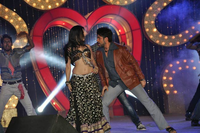 ...कुछ यूं लगे सनी लियोन के देसी ठुमके | हॉट लियोन