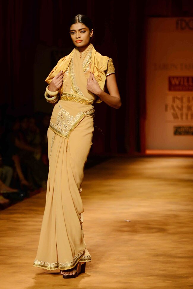 वि‍ल्‍स इंडि‍या फैशन वीक: दूसरे दिन के जलवे...