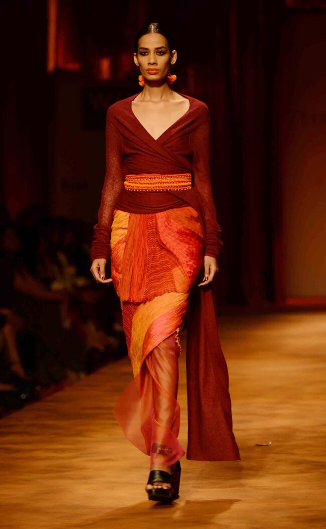 वि‍ल्‍स इंडि‍या फैशन वीक: दूसरे दिन के जलवे...