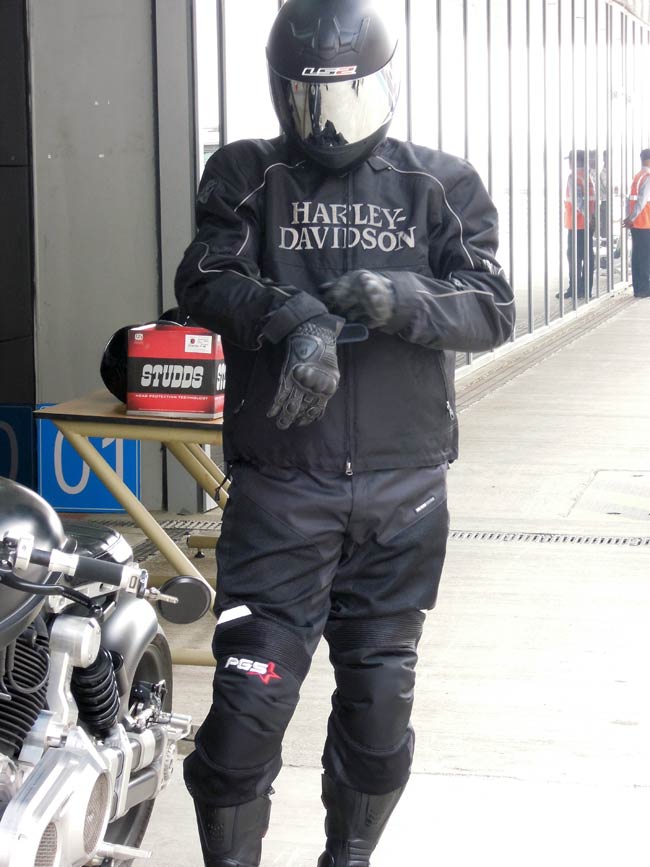 BIC पर टीम इंडिया ने मनाया जीत का जश्‍न