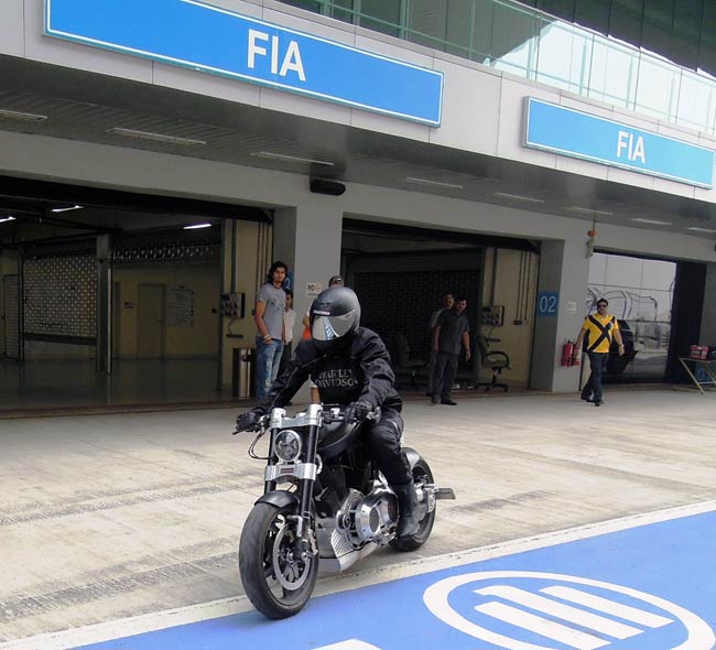 BIC पर टीम इंडिया ने मनाया जीत का जश्‍न