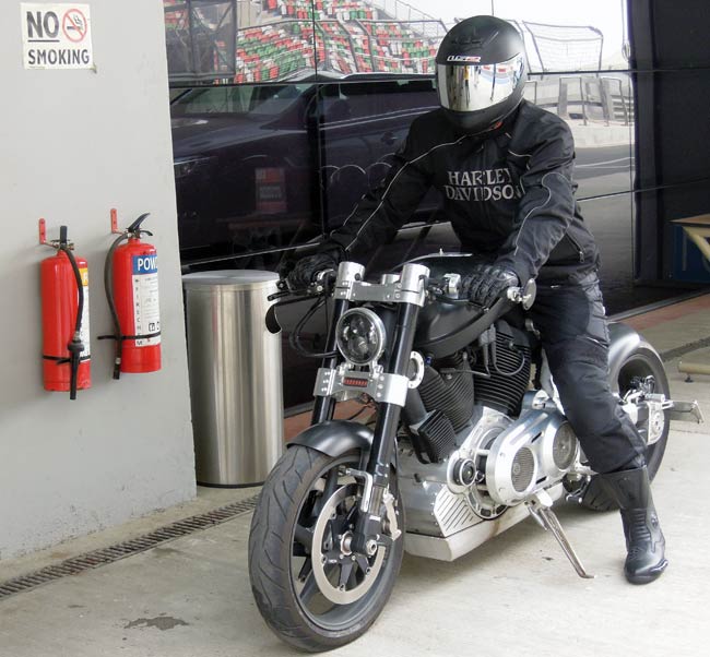 BIC पर टीम इंडिया ने मनाया जीत का जश्‍न