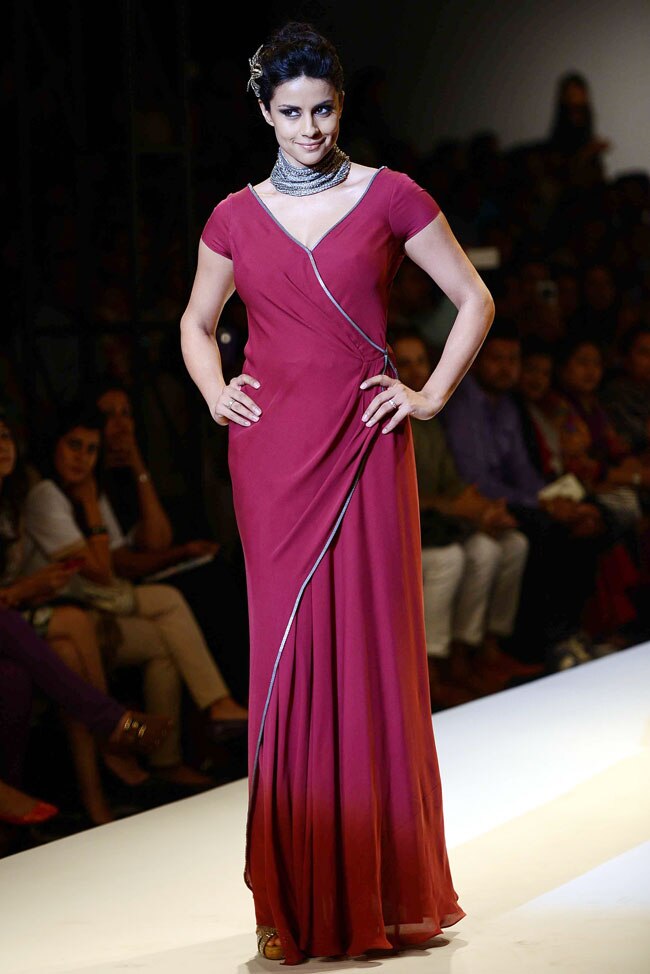 वि‍ल्‍स इंडि‍या फैशन वीक: दूसरे दिन के जलवे...