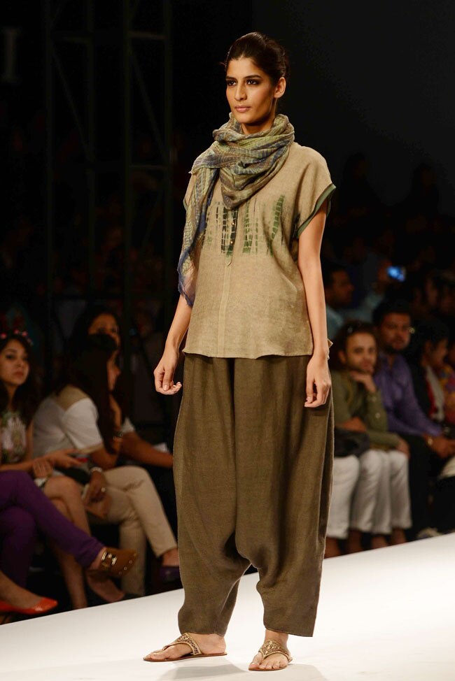 वि‍ल्‍स इंडि‍या फैशन वीक: दूसरे दिन के जलवे...