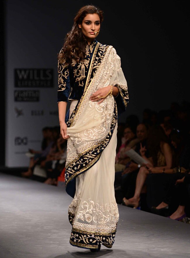 देखें विल्स फैशन वीक का पहला दिन