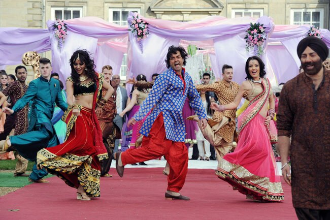 तस्‍वीरों में देखें 'यमला पगला दीवाना 2' की झलक