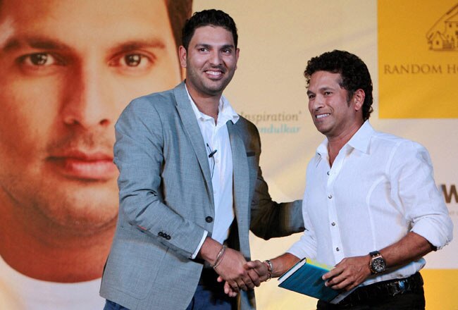 युवी की किताब का विमोचन | सचिन ने रोके थे आंसू