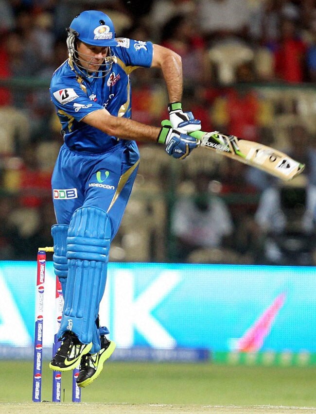 आखिरी वक्‍त में मुंबई की मुट्ठी से फिसली जीत