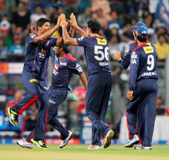 कार्तिक, रोहित के तूफान में उड़ी दिल्‍ली