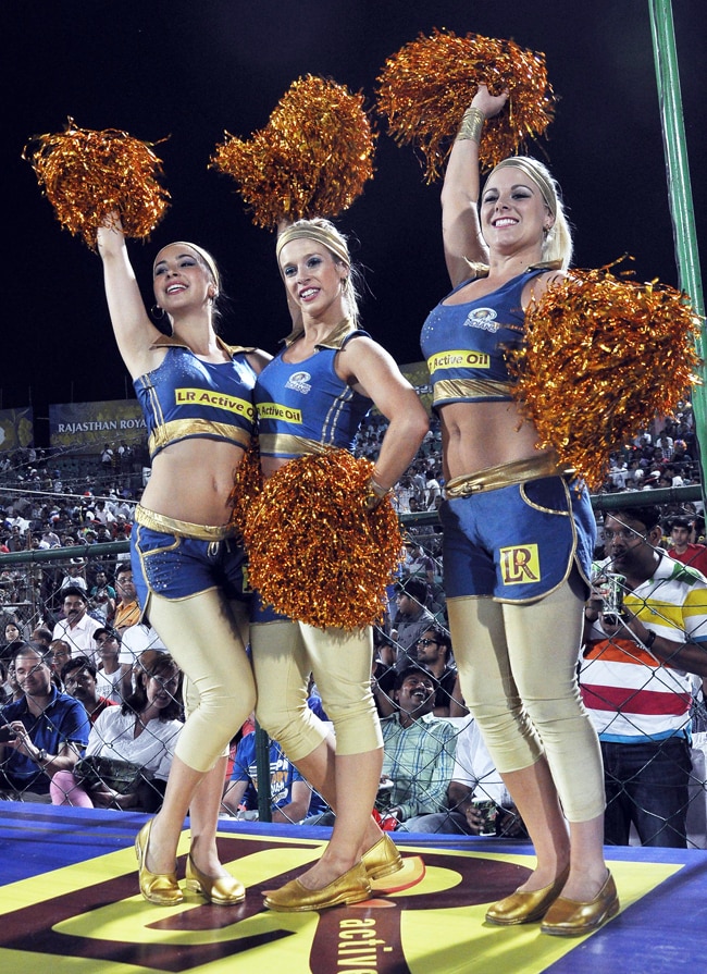 जयपुर ने मुंबई को 87 रन से करारी शिकस्‍त दी