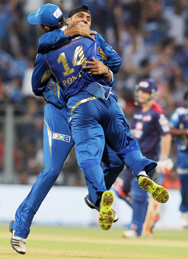 कार्तिक, रोहित के तूफान में उड़ी दिल्‍ली