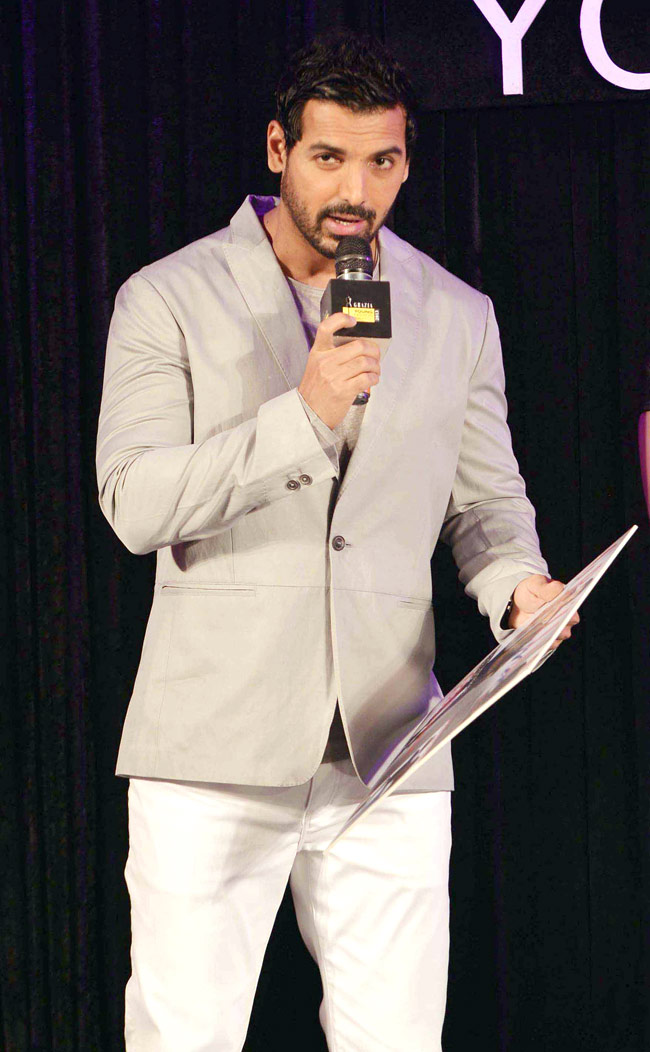 ग्राजिया यंग फैशन अवॉर्ड 2013 में सितारों की झलक