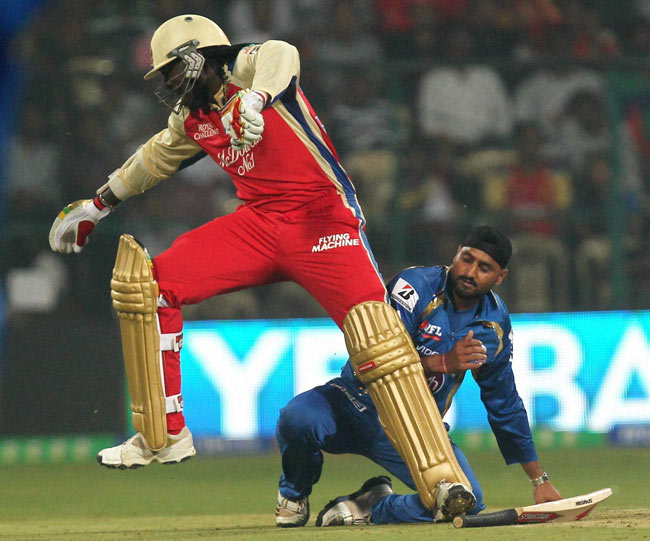 आखिरी वक्‍त में मुंबई की मुट्ठी से फिसली जीत