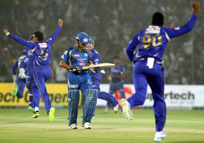 जयपुर ने मुंबई को 87 रन से करारी शिकस्‍त दी