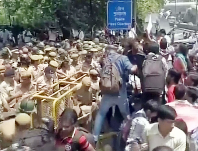 'गुड़िया' से दरिंदगी पर फूटा लोगों का गुस्‍सा...