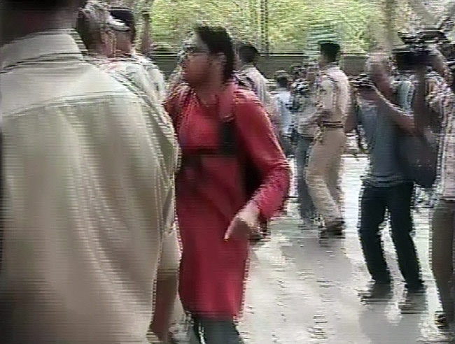 'गुड़िया' से दरिंदगी पर फूटा लोगों का गुस्‍सा...