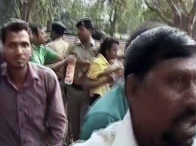 'गुड़िया' से दरिंदगी पर फूटा लोगों का गुस्‍सा...