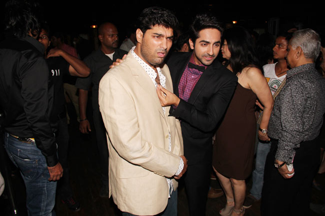 आयुष्‍मान खुराना का लाइव परफॉर्मेंस | 'नौटंकी साला' का फर्स्‍ट लुक