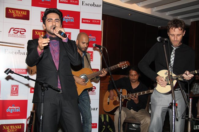 आयुष्‍मान खुराना का लाइव परफॉर्मेंस | 'नौटंकी साला' का फर्स्‍ट लुक