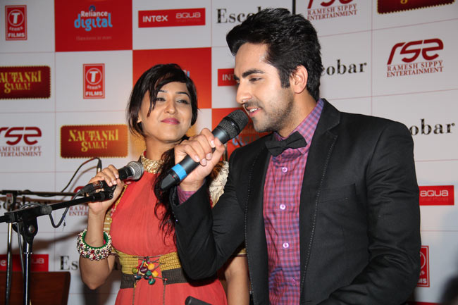 आयुष्‍मान खुराना का लाइव परफॉर्मेंस | 'नौटंकी साला' का फर्स्‍ट लुक