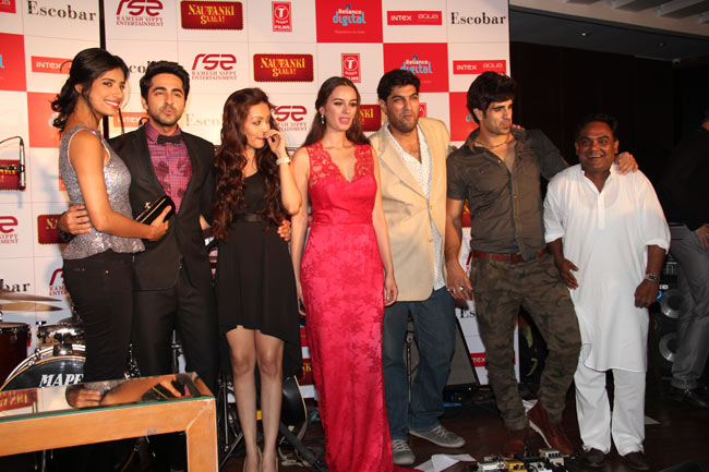 आयुष्‍मान खुराना का लाइव परफॉर्मेंस | 'नौटंकी साला' का फर्स्‍ट लुक