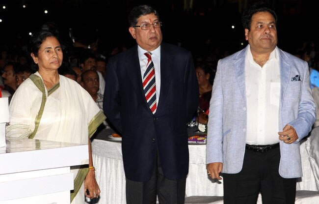 रंगारंग उद्घाटन के साथ हुआ IPL 6 का आगाज | बनाए मदहोश