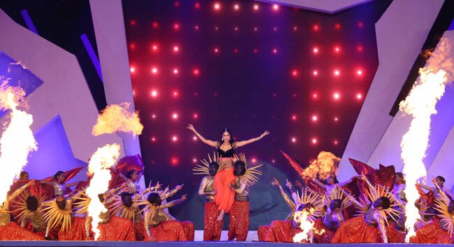 रंगारंग उद्घाटन के साथ हुआ IPL 6 का आगाज | बनाए मदहोश