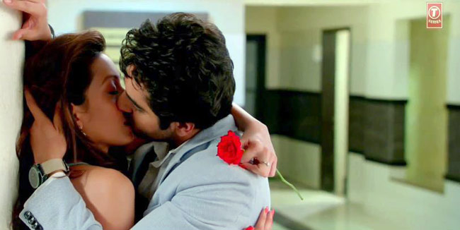 आयुष्मान खुराना की 'नौटंकी साला' का फर्स्ट लुक | बॉलीवुड 2013