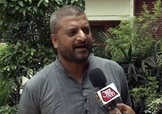 13 अप्रैल 2013: तस्‍वीरों में दिनभर की अहम खबरें