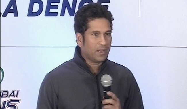 सचिन ने कोलकाता में काटा 40वें जन्‍मदिन का केक