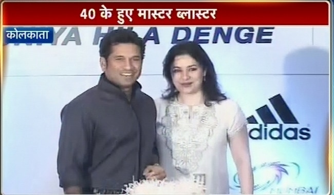 सचिन ने कोलकाता में काटा 40वें जन्‍मदिन का केक