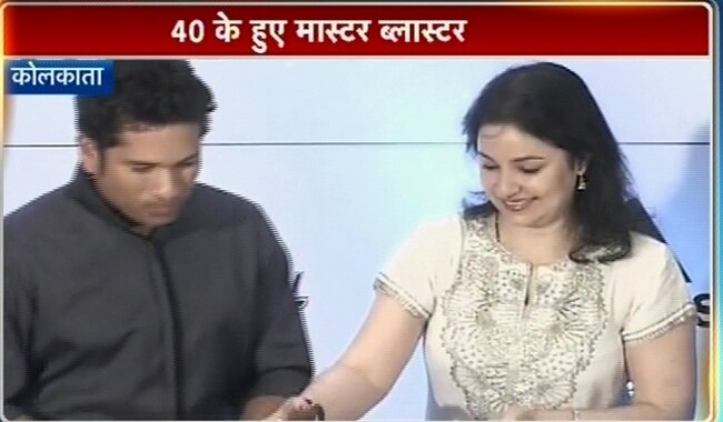 सचिन ने कोलकाता में काटा 40वें जन्‍मदिन का केक